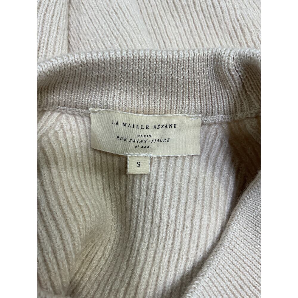 Elegant Cream Sweater with Button Detail - Picture 4 of 5